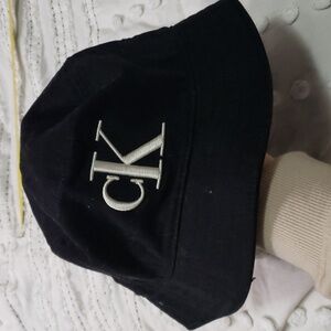 CK calvin klein gender neutral bucket hat 90s black with white embroidery